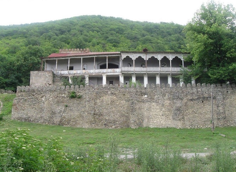 ქსნის ერისთავების სასახლე ახალგორში